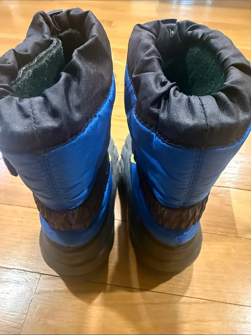 Sorel boys winter